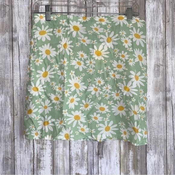 NWT Elodie Mint Daisy Mini Skirt - Picture 2 of 7